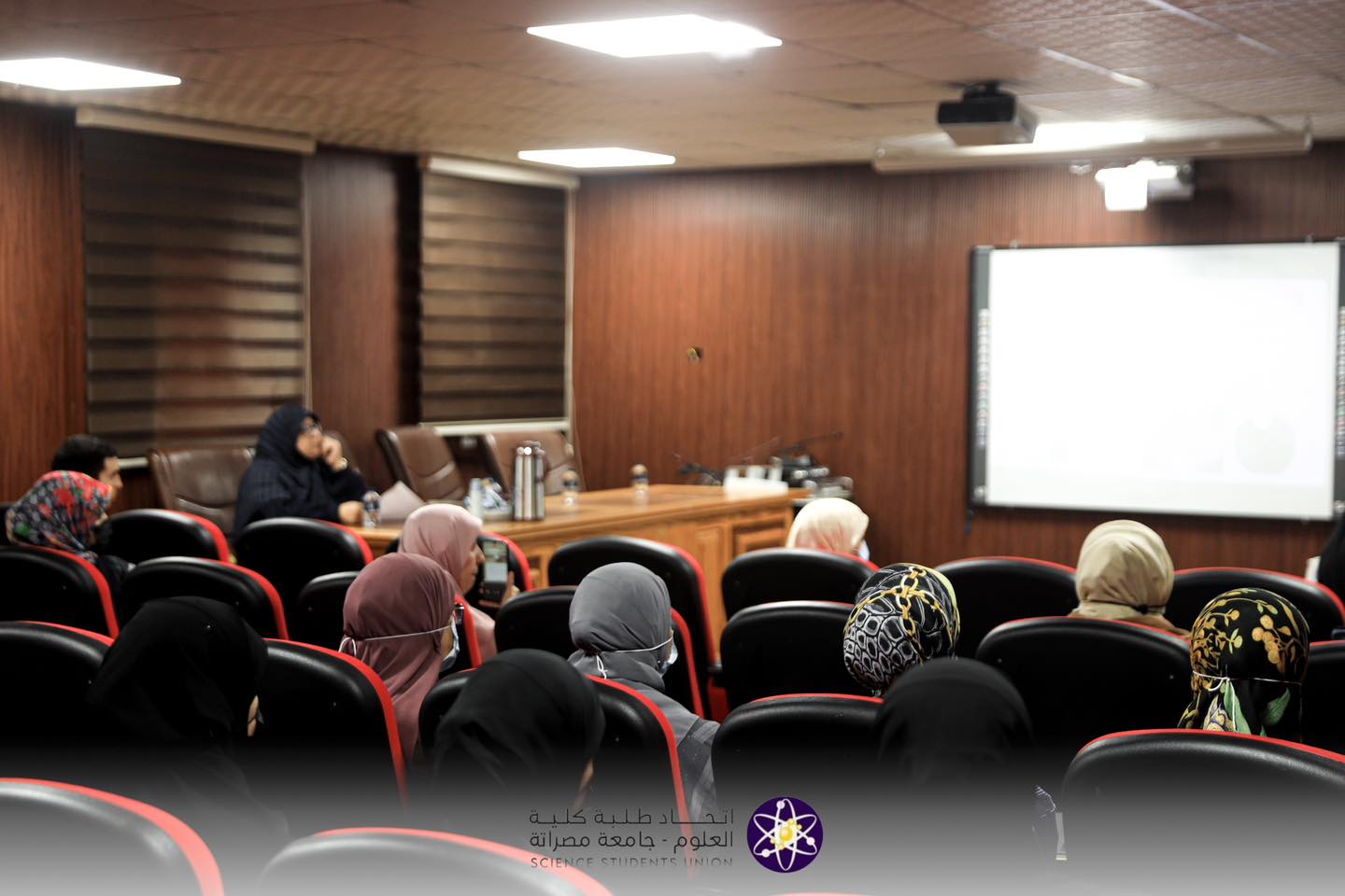 محاضرة توعوية حول مخاطر المضادات الحيوية ومضادات الميكروبات
